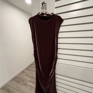 Elegant Plum/Mauve Sleeveless Dress